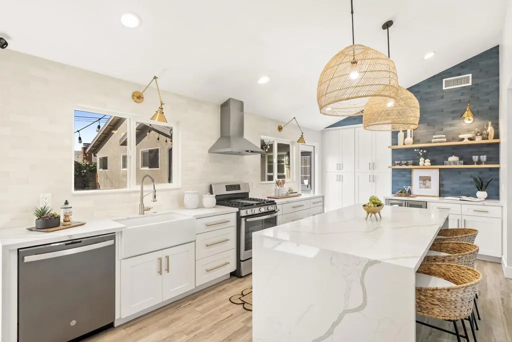 https://cdn.realtyfeed.com/cdn/127/306522819/9a85b64f1800f5e822f8ed4eeedfdeef.webp