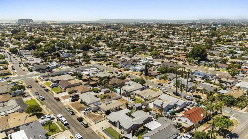 https://cdn.realtyfeed.com/cdn/127/306522819/b5f005e3a653a51cd1a1bbe5ee0caed0.webp