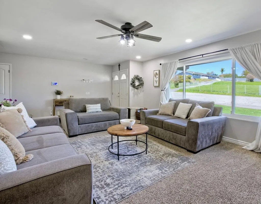 https://cdn.realtyfeed.com/cdn/127/306522857/30bbb23bd48309752b53bd63e68cd7e9.webp