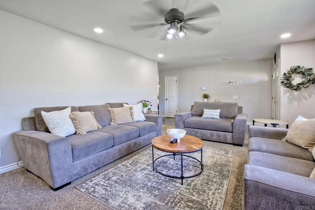 https://cdn.realtyfeed.com/cdn/127/306522857/85e555738c30d850332e9e6345481160.webp