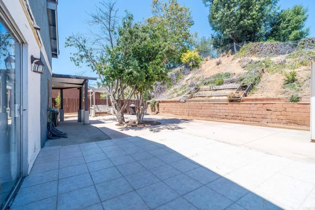 https://cdn.realtyfeed.com/cdn/127/306522898/6e684f0319fd544599bb1b67319042be.webp
