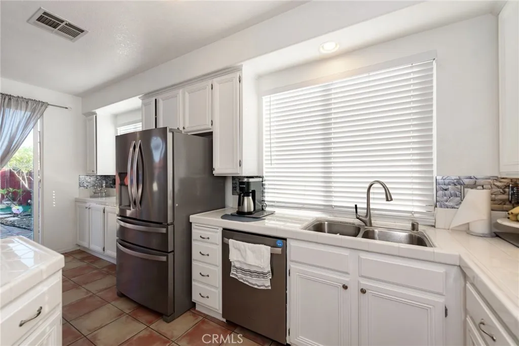 https://cdn.realtyfeed.com/cdn/127/306522949/200380dc833e3b0841f173e9ba05e187.webp