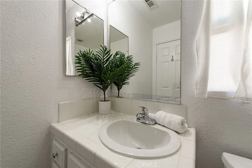 https://cdn.realtyfeed.com/cdn/127/306522949/40961c5bd16d424f71e10a5a913363e7.webp