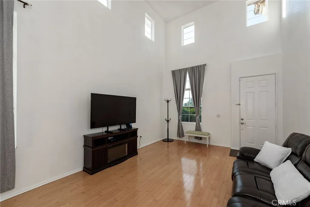 https://cdn.realtyfeed.com/cdn/127/306522949/69594ceca7ee4a227f2a9fbbd9936548.webp