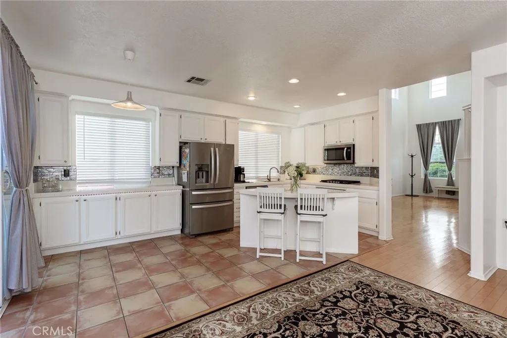 https://cdn.realtyfeed.com/cdn/127/306522949/b3f96be18a575607590f6ee8a1870362.webp