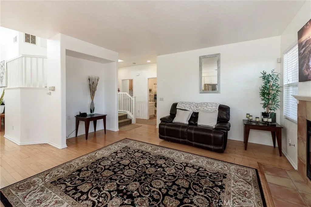 https://cdn.realtyfeed.com/cdn/127/306522949/da96a0f8f2edf5426827f3caa89e2673.webp