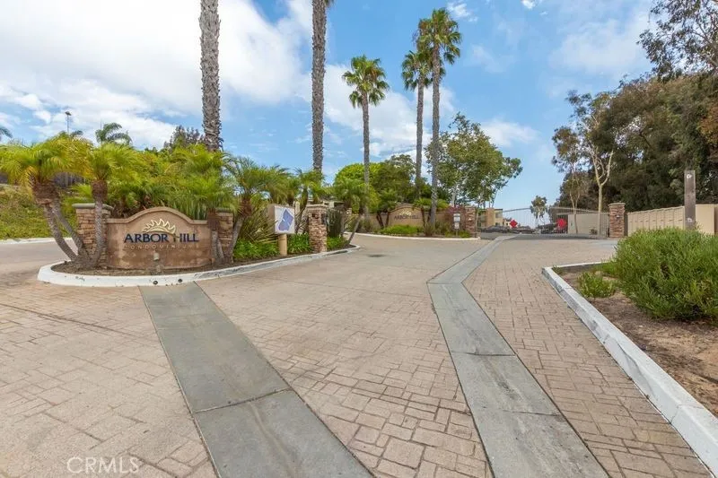 https://cdn.realtyfeed.com/cdn/127/306522954/8aa8ba4db725fd5cd472d5768f5a928d.webp