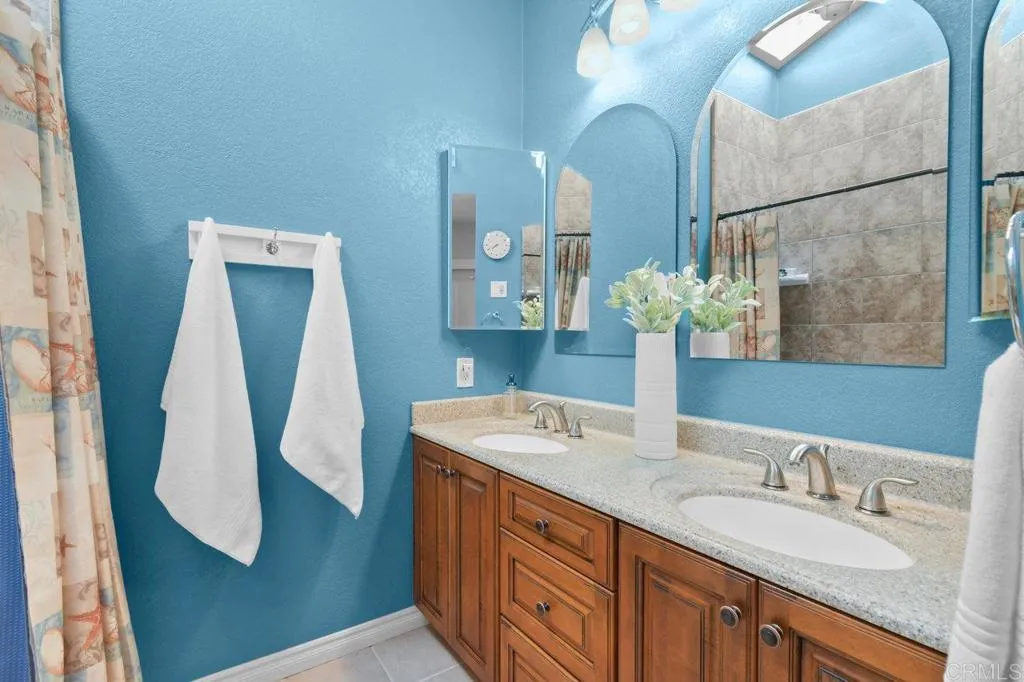 https://cdn.realtyfeed.com/cdn/127/306522958/523fcc580768e036775efe43e9f21a7a.webp