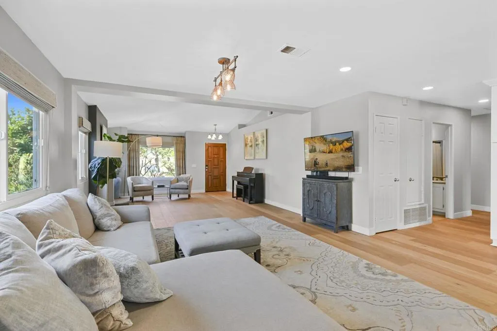 https://cdn.realtyfeed.com/cdn/127/306522963/53fd3ae501531497f2b2f29fcc807639.webp