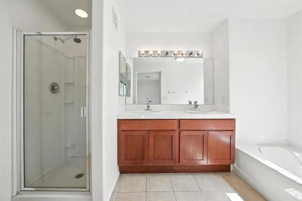 https://cdn.realtyfeed.com/cdn/127/306523011/c71d124a5b54c3af66750f3715436b5d.webp