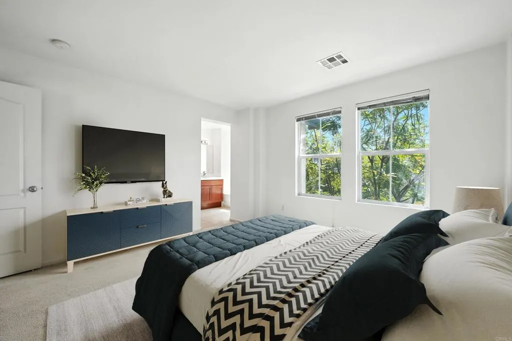 https://cdn.realtyfeed.com/cdn/127/306523011/d4bf8e64939e2b3486f3b82d08c80ed7.webp
