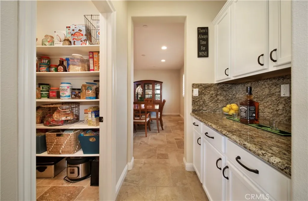 https://cdn.realtyfeed.com/cdn/127/306523012/353d49f9fa709d12fbd49c3eeee84d43.webp
