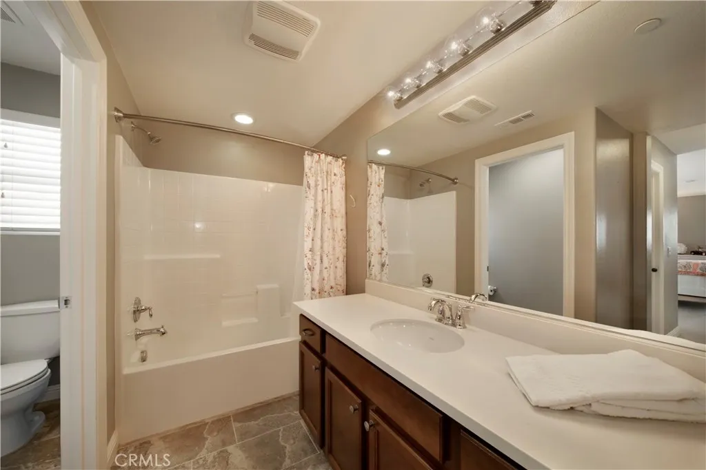 https://cdn.realtyfeed.com/cdn/127/306523012/c5793145d76805699b82df7e5ccf36ad.webp