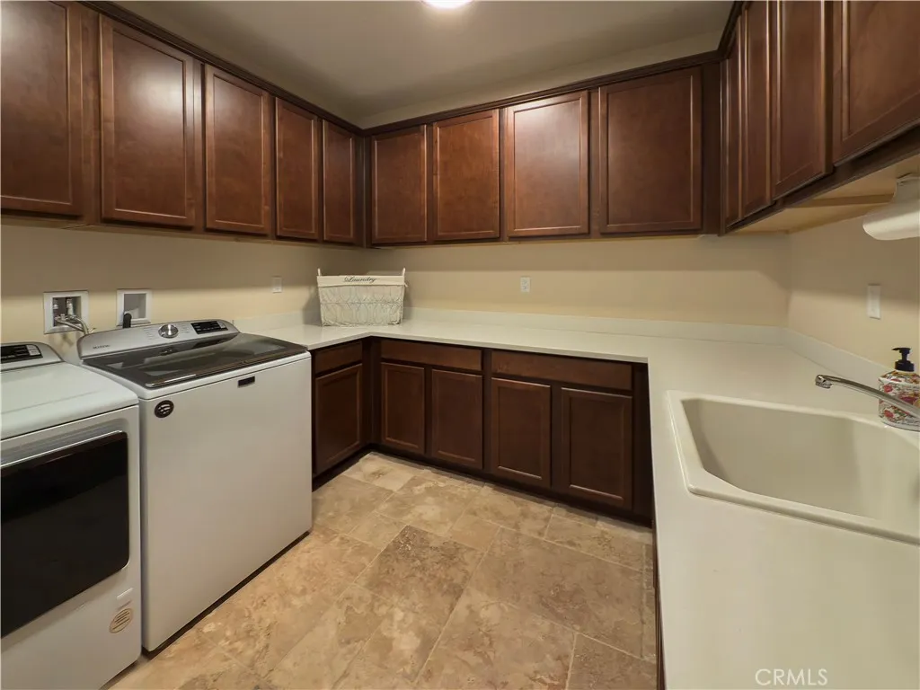 https://cdn.realtyfeed.com/cdn/127/306523012/e85dbb84b0ef8033b6f7baa27e7d45a5.webp