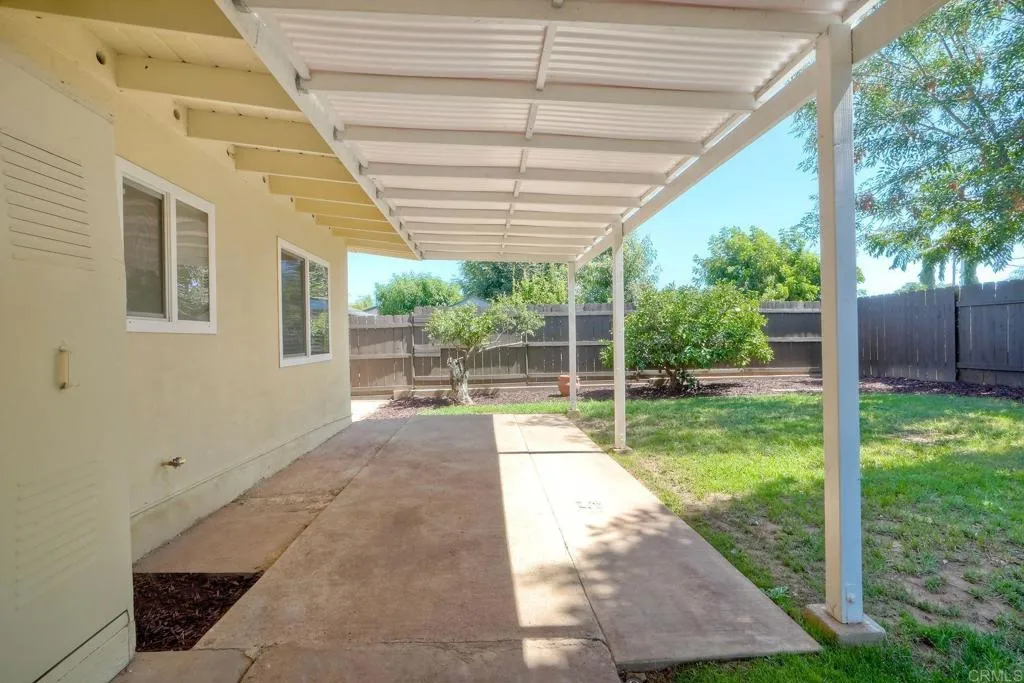 https://cdn.realtyfeed.com/cdn/127/306523040/f93ede9d4672e84e24538bde1576ad7e.webp