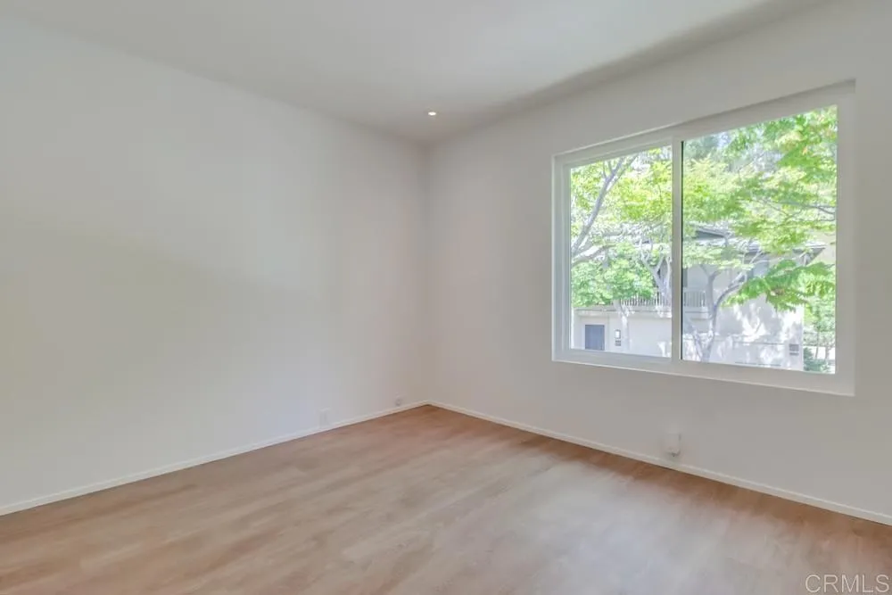 https://cdn.realtyfeed.com/cdn/127/306523066/01246d3a590b242bae10afb8f17beb91.webp