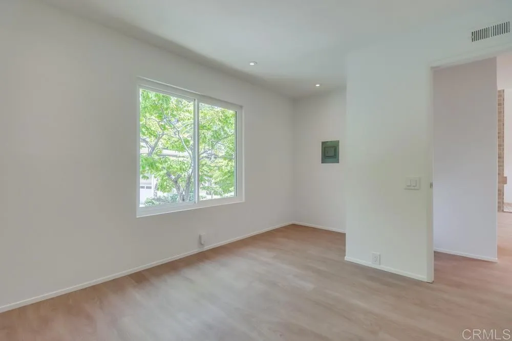 https://cdn.realtyfeed.com/cdn/127/306523066/61e476919d8f14beb9bb849d1d303ed1.webp