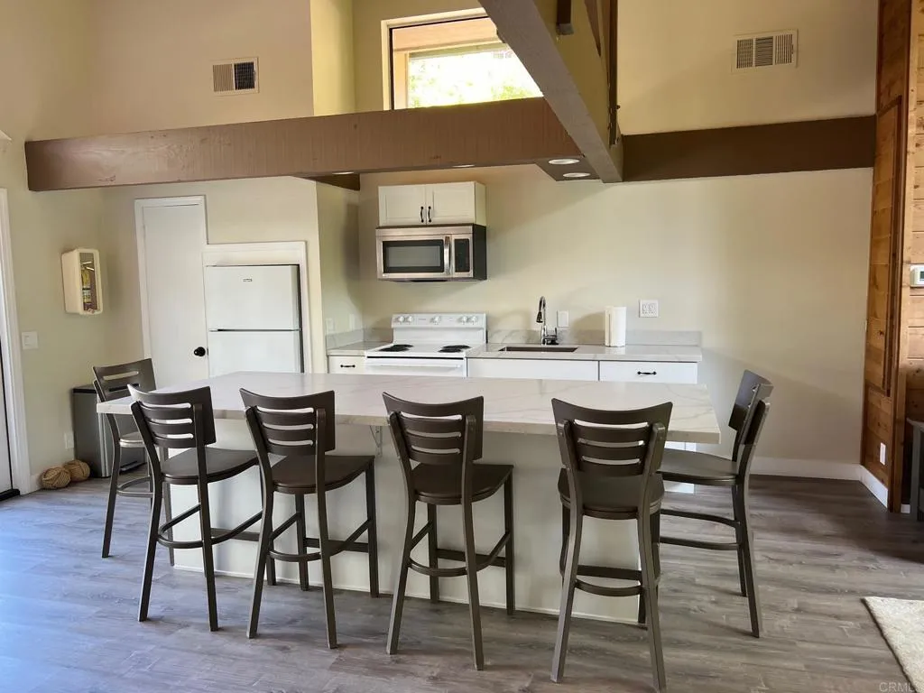 https://cdn.realtyfeed.com/cdn/127/306523066/a7315e67b71da96b9a491e15799b37dd.webp