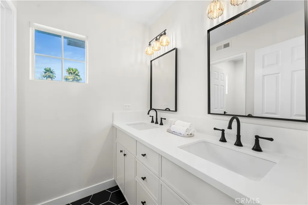 https://cdn.realtyfeed.com/cdn/127/306523067/9166b1d8c03a82a0340ad884976cc7a8.webp