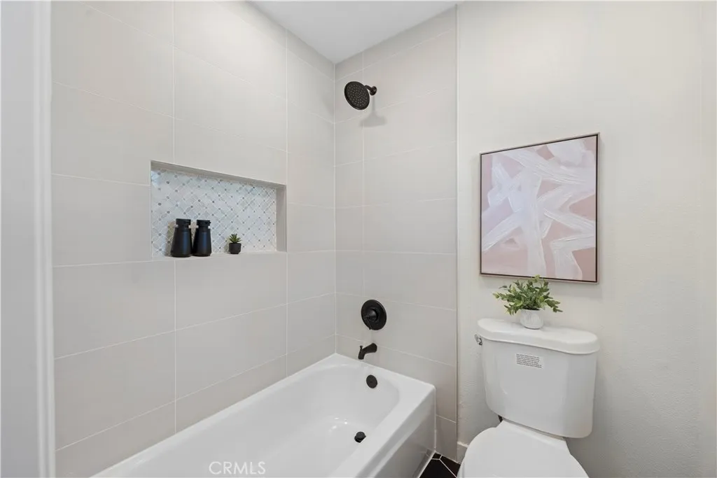 https://cdn.realtyfeed.com/cdn/127/306523067/d3a2e84bc1ae4d928985131782a131ba.webp