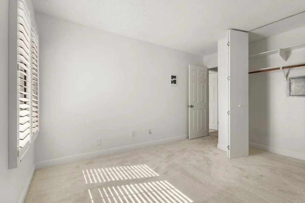 https://cdn.realtyfeed.com/cdn/127/306523140/1cc16e660ceb856faa60ea74c88ade77.webp