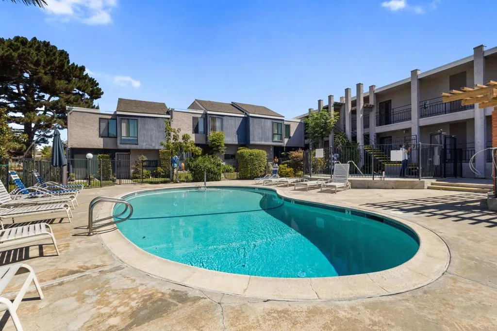 https://cdn.realtyfeed.com/cdn/127/306523140/60cd599f5f5aca905af24c13037bc113.webp
