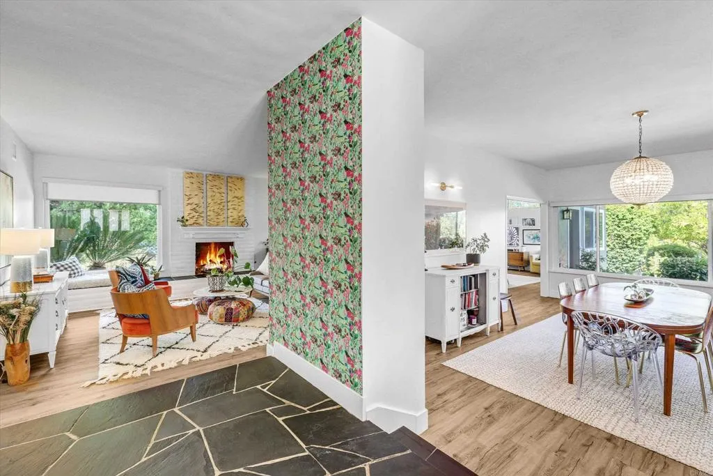 https://cdn.realtyfeed.com/cdn/127/306523146/28038901db38f1598fd1a92e5a2ab0c8.webp