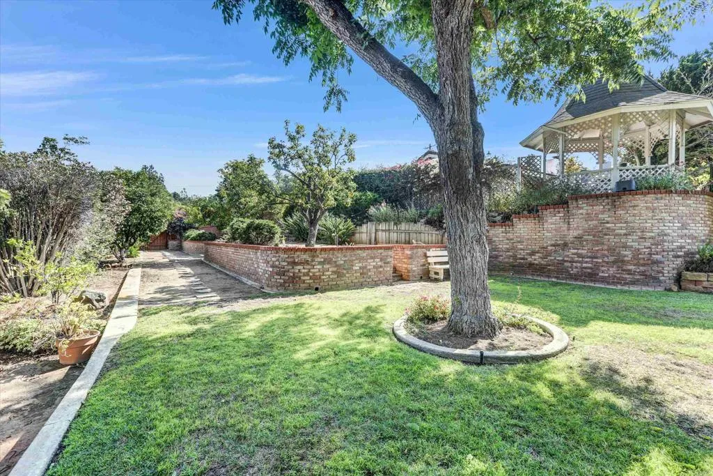 https://cdn.realtyfeed.com/cdn/127/306523146/8890a0cb59bf977e218106a284e2e365.webp