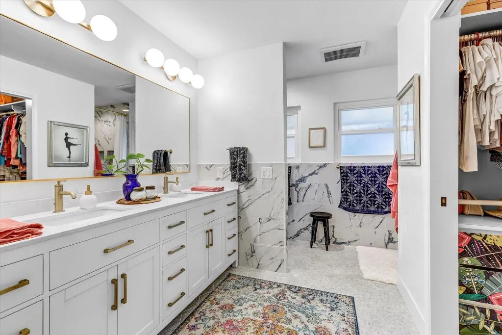 https://cdn.realtyfeed.com/cdn/127/306523146/a2a437c521d8c22d54d870bbed35c395.webp