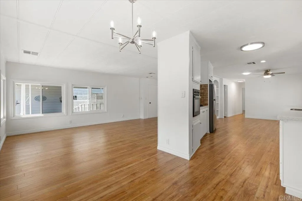 https://cdn.realtyfeed.com/cdn/127/306523179/247f1b611f1ec5929259661f684bdfc2.webp