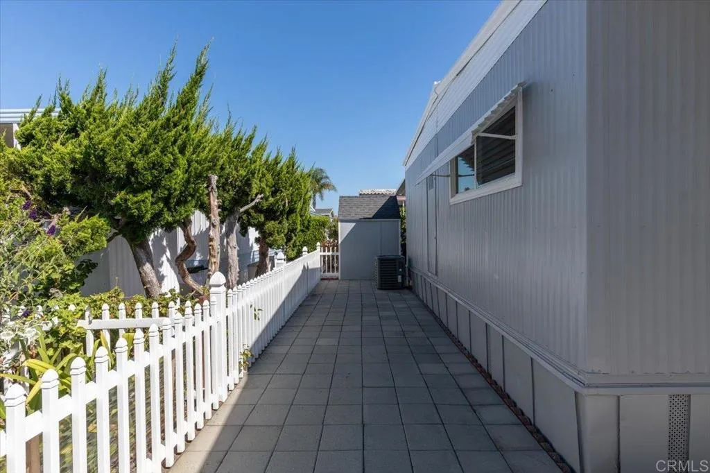 https://cdn.realtyfeed.com/cdn/127/306523179/99ce86ab30a98c8718bb07fd0d415f68.webp