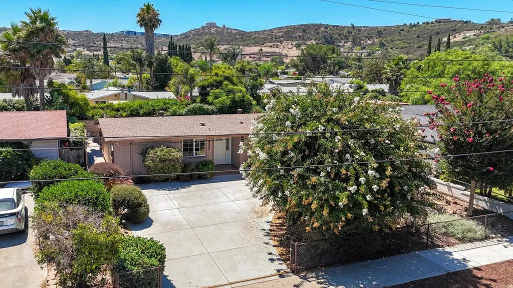 https://cdn.realtyfeed.com/cdn/127/306523210/80db59b608385adcf45d3503ec03b113.webp