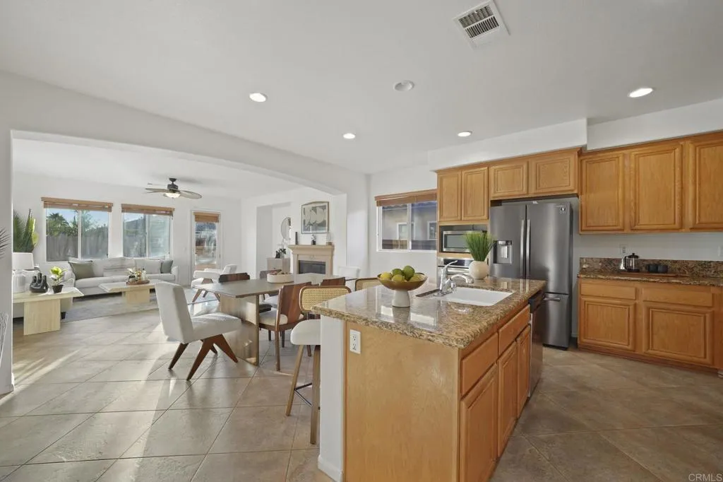 https://cdn.realtyfeed.com/cdn/127/306523257/1bbbf26ef96e8d8c25f1d1b828296f88.webp