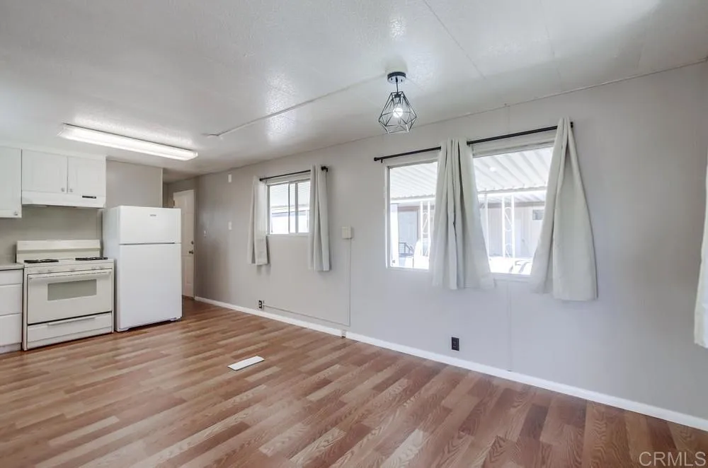 https://cdn.realtyfeed.com/cdn/127/306523323/038ad4e878c3003b6b329047ab5cea07.webp