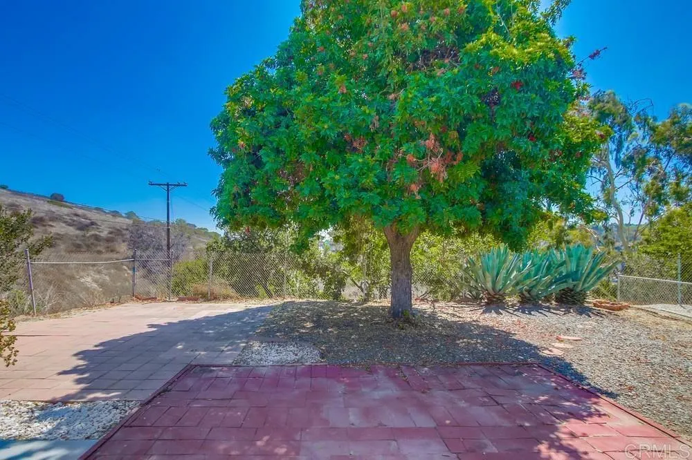 https://cdn.realtyfeed.com/cdn/127/306523323/2f879d9ffc1d54a998911d90b30adeb8.webp