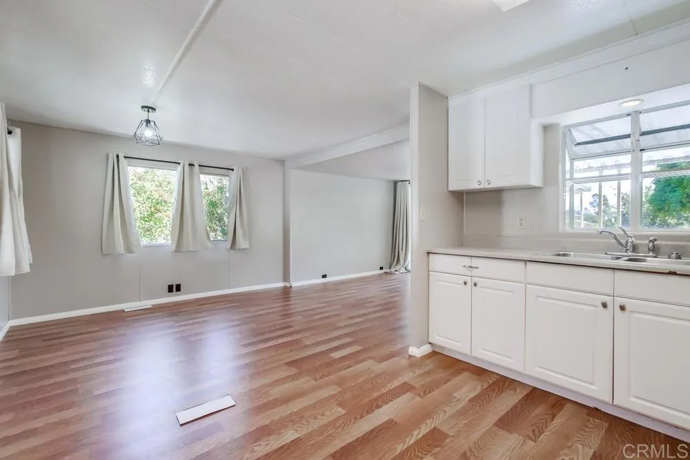 https://cdn.realtyfeed.com/cdn/127/306523323/75649695d2ecf9fb0eee507ec1eeb086.webp