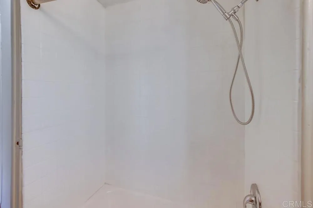 https://cdn.realtyfeed.com/cdn/127/306523323/b69a8669aa7423ad97c599eee00faece.webp