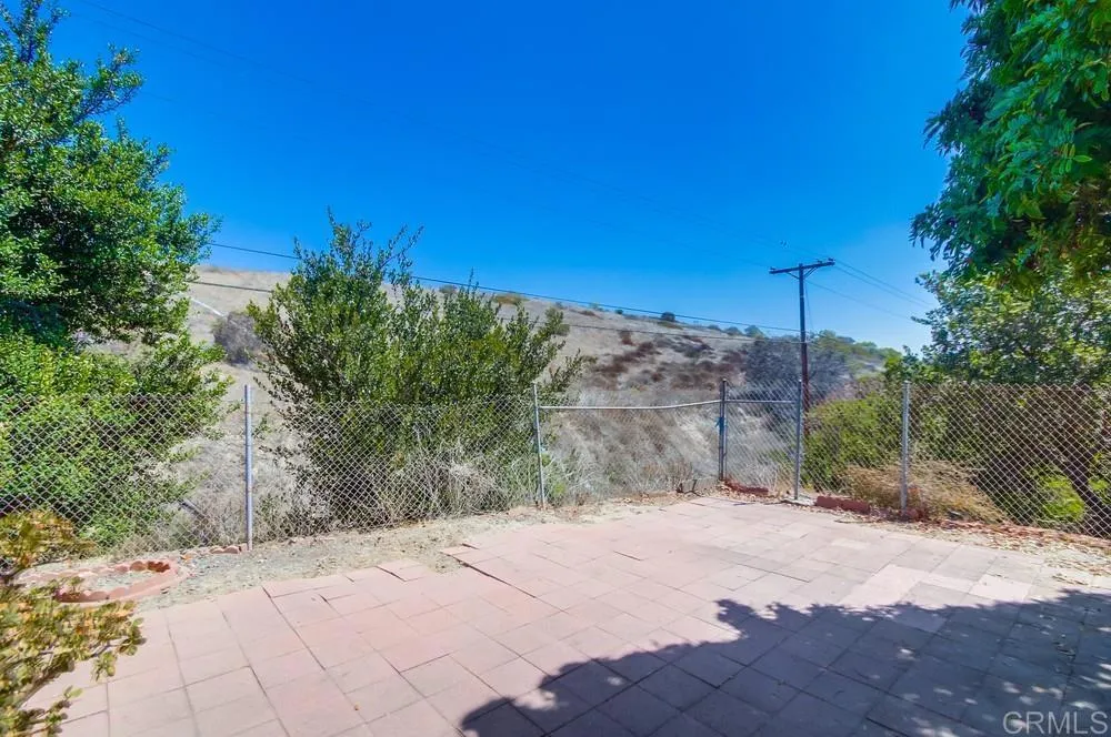 https://cdn.realtyfeed.com/cdn/127/306523323/f04bc0aaaee1f3a692cd1a14ee107ec4.webp