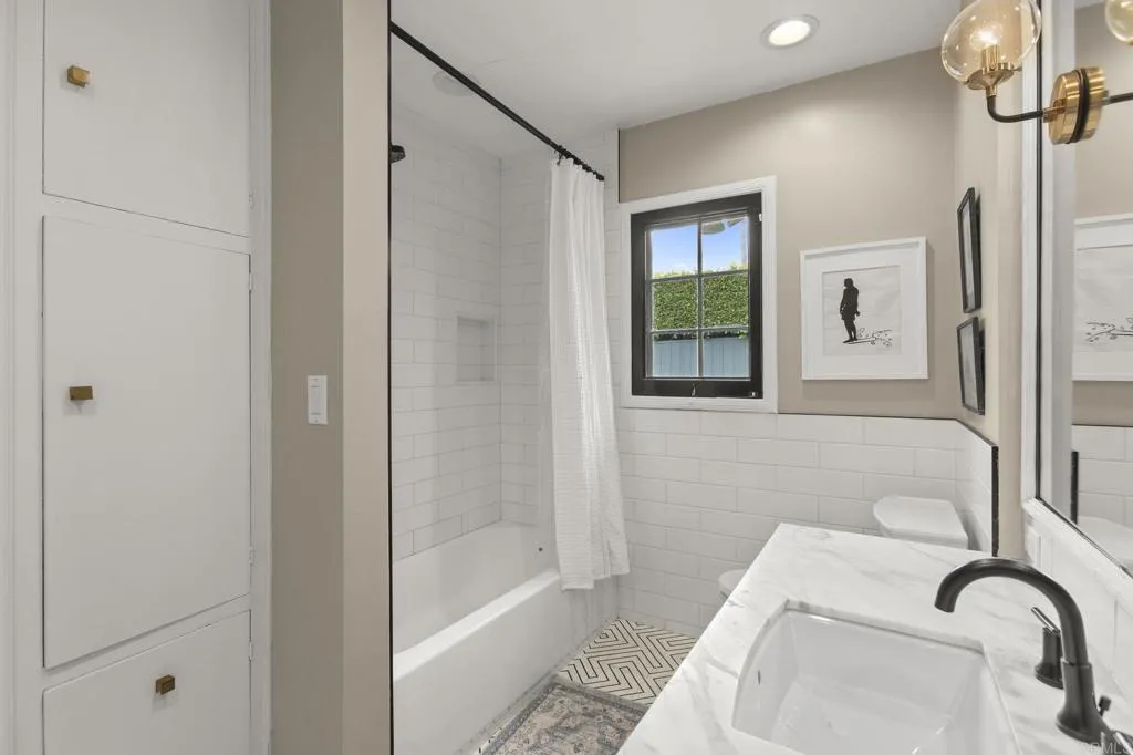 https://cdn.realtyfeed.com/cdn/127/306523332/1b29eb2166ef0295d46648699f6053bf.webp