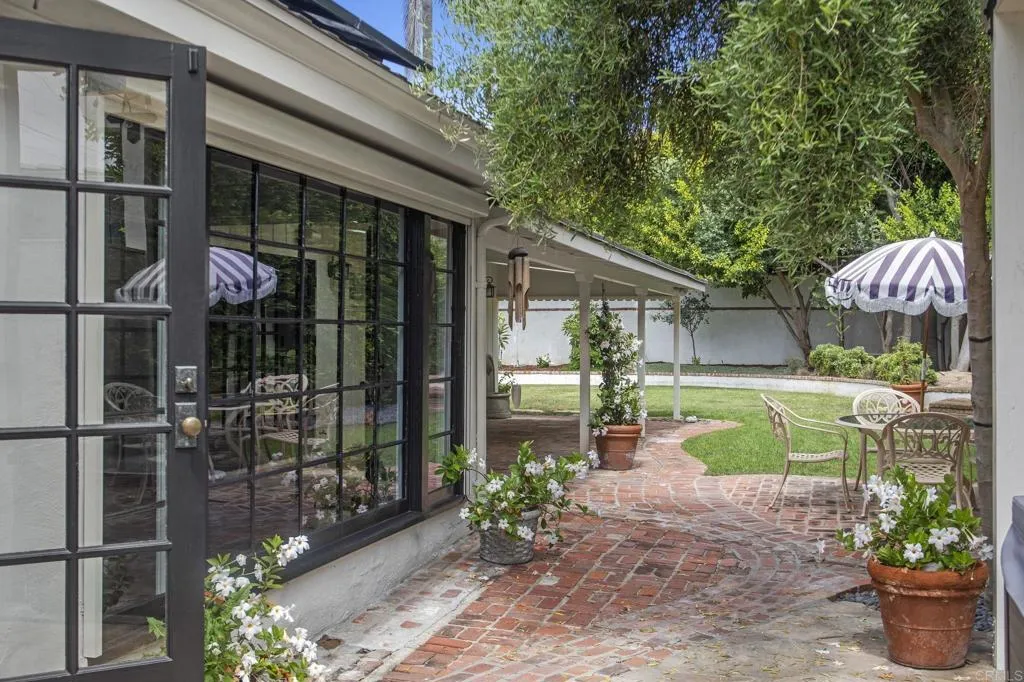 https://cdn.realtyfeed.com/cdn/127/306523332/35139cdc85f8490d5f0272f2a0fa56c8.webp