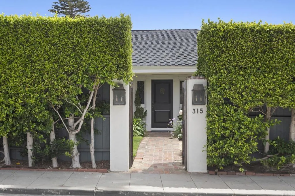 https://cdn.realtyfeed.com/cdn/127/306523332/adc9d3adfb8a6501d1d693794b420aeb.webp