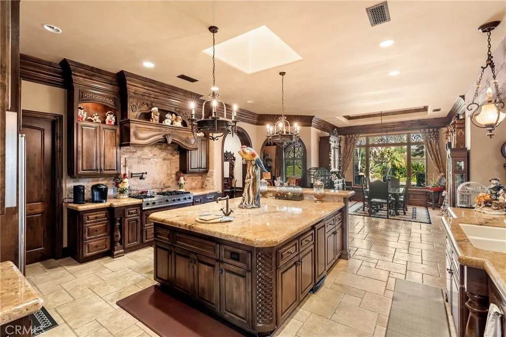 https://cdn.realtyfeed.com/cdn/127/306523345/f80b62e0d1d6078caaba378b6d97d63e.webp