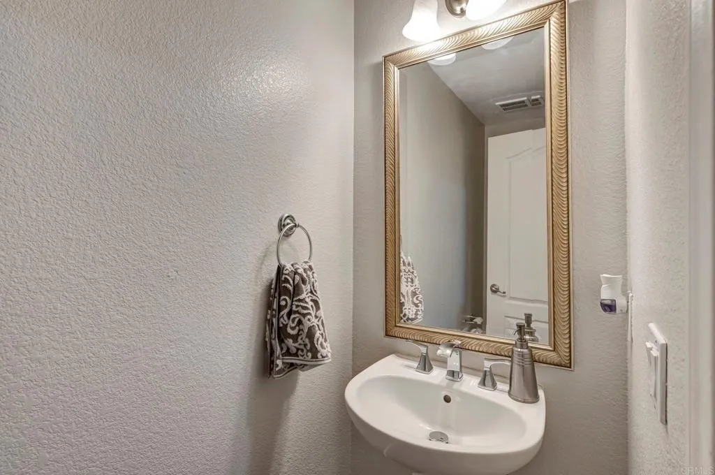 https://cdn.realtyfeed.com/cdn/127/306523346/4309e0e857cf4e55d81eb2d0ea1fbb4a.webp