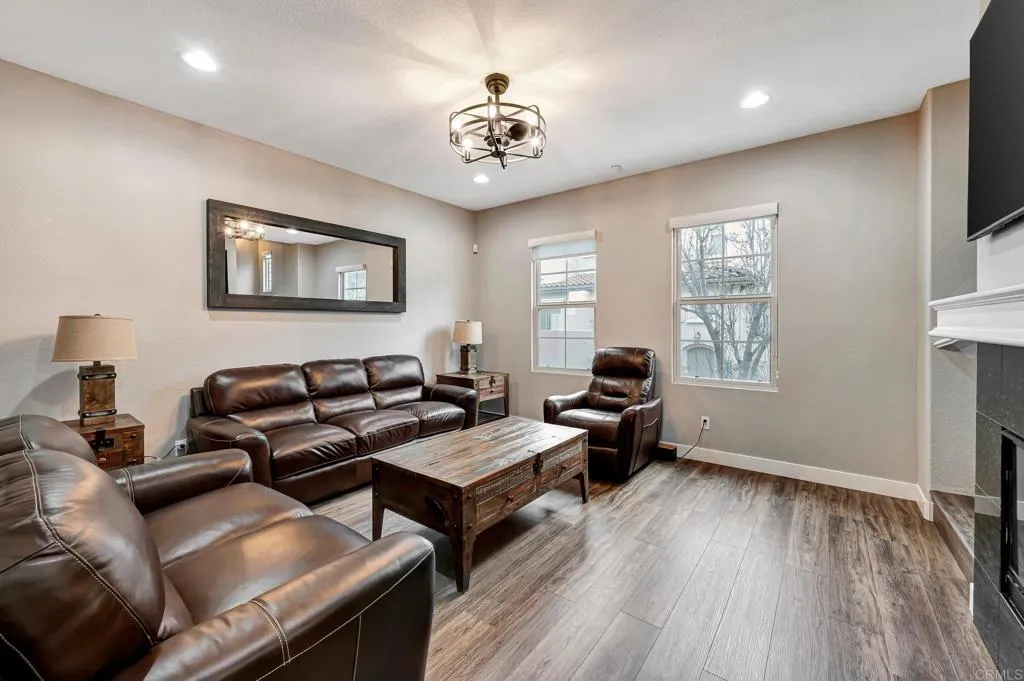https://cdn.realtyfeed.com/cdn/127/306523346/87b828db1c14faaaa2038eb40556ee05.webp