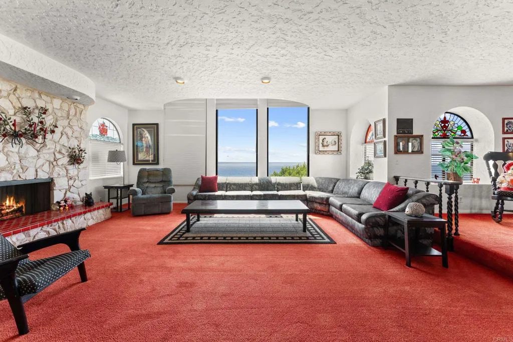 https://cdn.realtyfeed.com/cdn/127/306523365/13ca11966bda55674c53b68c634e24e7.webp