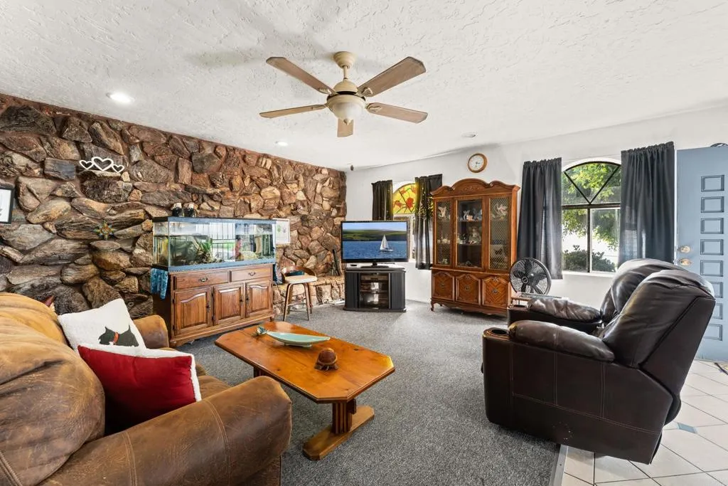 https://cdn.realtyfeed.com/cdn/127/306523365/197b75c9c5d338971fe1d96879182934.webp