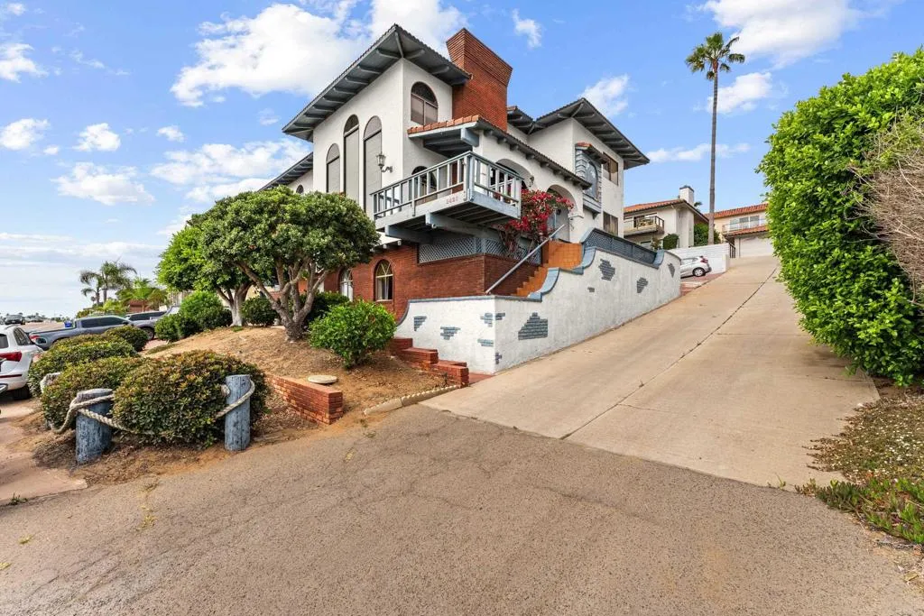 https://cdn.realtyfeed.com/cdn/127/306523365/1a883d911c4b27e83b8ffc85ea2228e2.webp