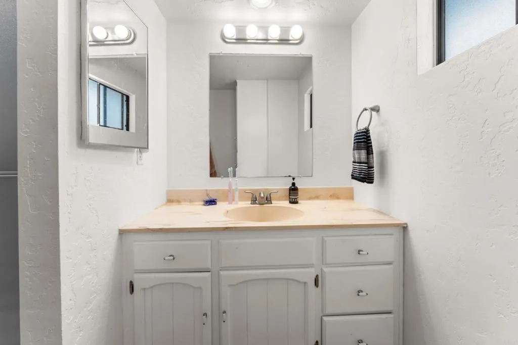 https://cdn.realtyfeed.com/cdn/127/306523365/41cf459b01b54762acd1123429963261.webp