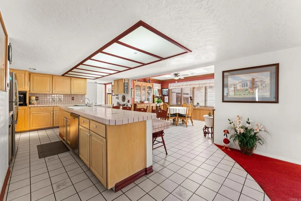 https://cdn.realtyfeed.com/cdn/127/306523365/5725295421404867c2d26e95c702ff5a.webp
