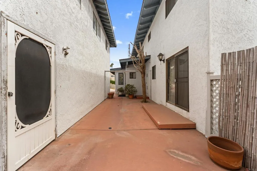 https://cdn.realtyfeed.com/cdn/127/306523365/641437a72738188cc96c84128bba2c54.webp